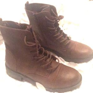 NEW Universal Thread 8 1/2 Brown Boots